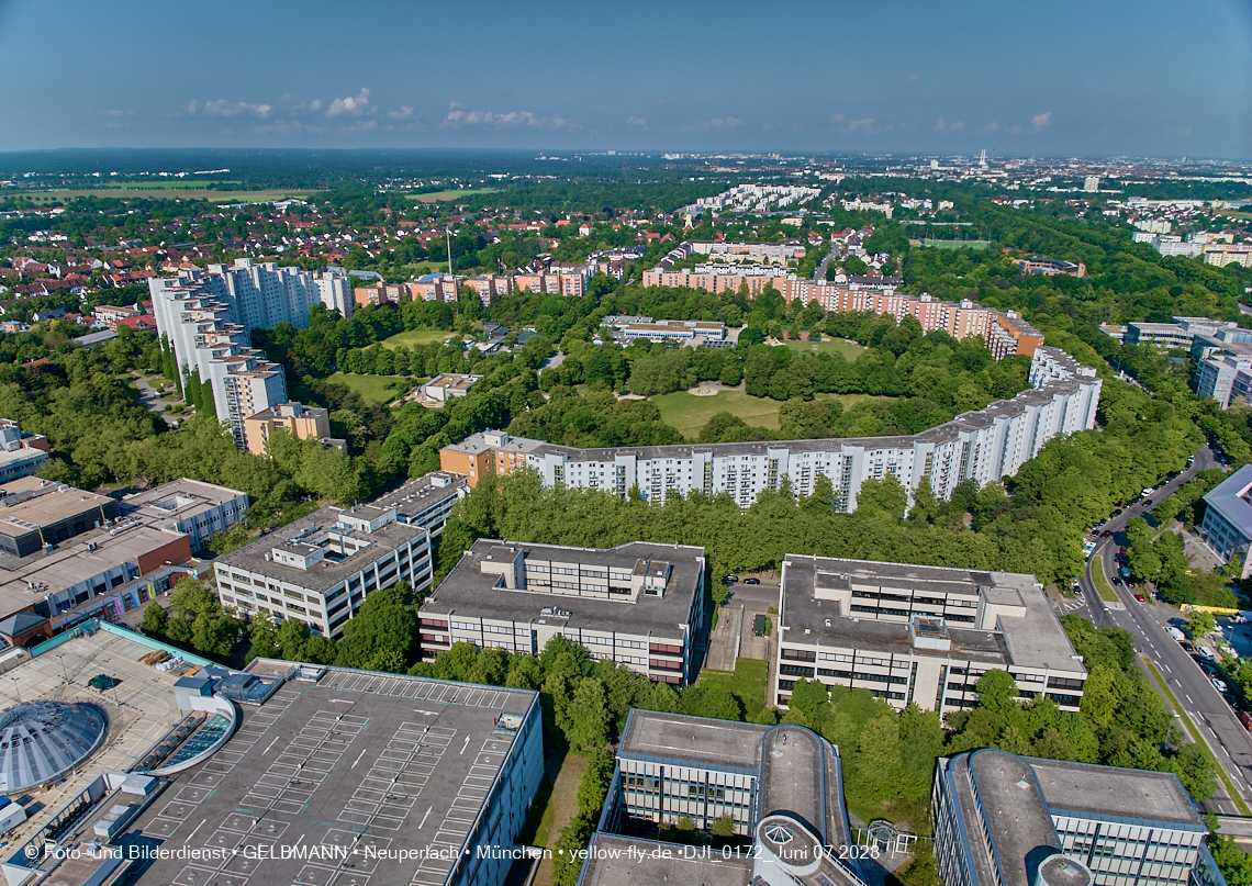 07.06.2023 - Neuperlachs neue Mitte mit PEP, Perlach Plaza, Share, Allianzversicherung und Wohnring
